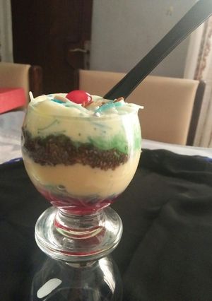 A picture of Colour royal falooda ice-cream with tragacanth gum & figs.
