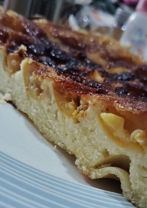 Una foto de Torta Invertida de Nísperos. En flip 2.0