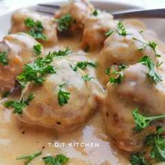 A picture of Swedish meatballs.