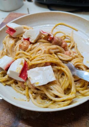 Una foto de Espagueti con surimi y zanahoria mini