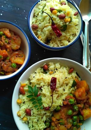 A picture of Lemon rice.