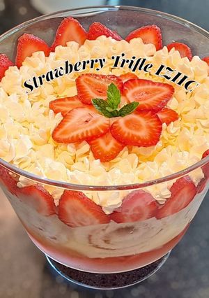 A picture of 🍓🍰🍓 Strawberry Trifle 🍓🍰🍓.