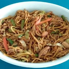 A picture of Chicken Chow Mein (Chinese Chicken Fried Noodle)😋🐣🐥🍝⚘.