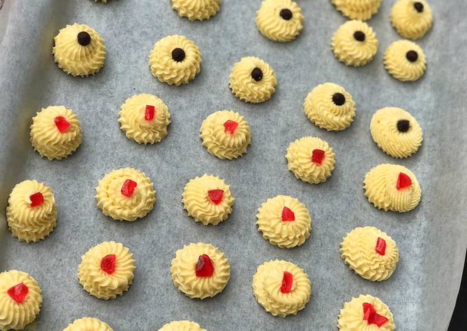 Mini butter cookies