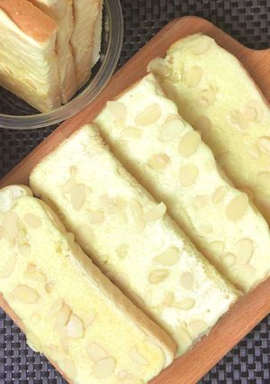A picture of Crispy Butter Bread with Chewy Milk Flavor - Perfect for Parties.