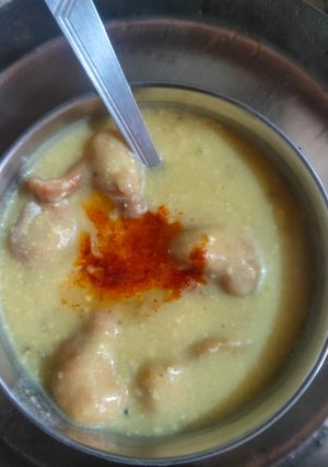 पकौड़ी वाली कढ़ी (pakodi wali kadhi recipe in Hindi) रेसिपी मुख्य फोटो
