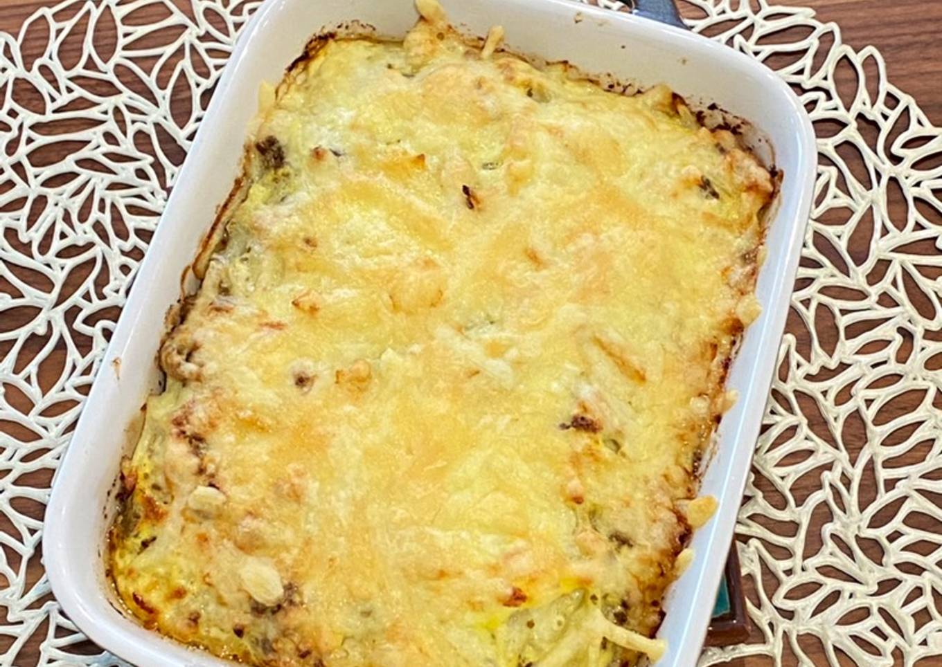 Oven baked omelette with minced meat and potatoes