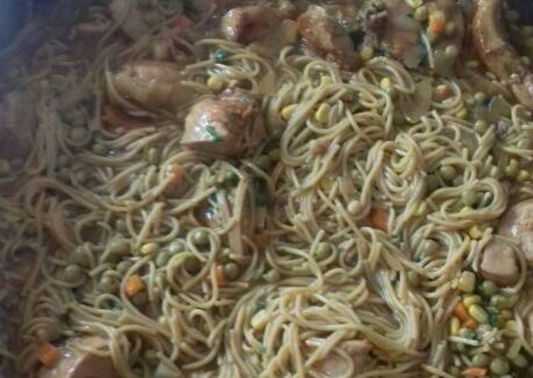 ^ Macarrão com frango no disco - Gozhowgos