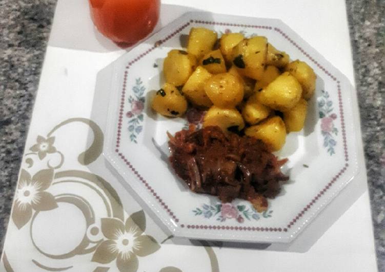 Boiled stir fried potatoes with chicken liver sauce