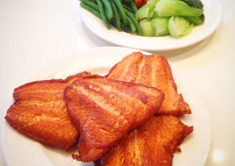 Simple Way to Prepare Perfect Deep fry salmon with mixed veggies