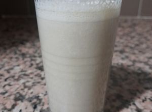 صورة لوصفة عصير موز وتفاح