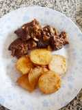 Hígado de res encebollado con batata