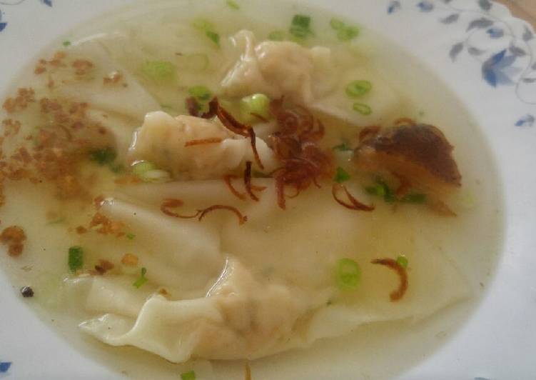 Pangsit kuah ala chua