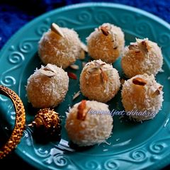 A picture of Vrat wale coconut ladoo.
