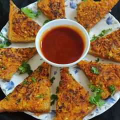 A picture of Moongdal toast.