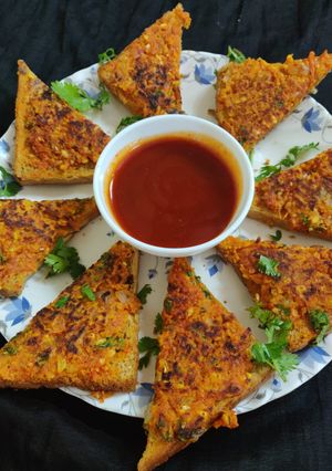 A picture of Moongdal toast.