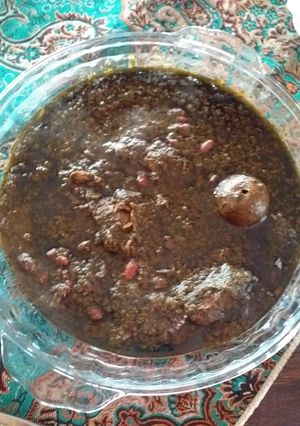 عکسی از دستور قورمه سبزی با گوشت گوسفندی و مرغ