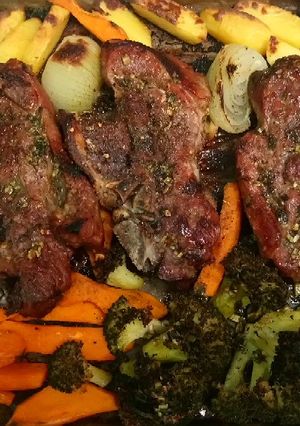 O poză a rețetei Gât de vită cu legume la cuptor 😋.