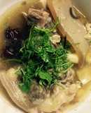 Đuôi bò hầm thuốc bắc