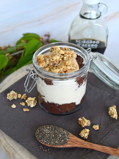 A picture of Chia pudding cioccolato e burro di arachidi.