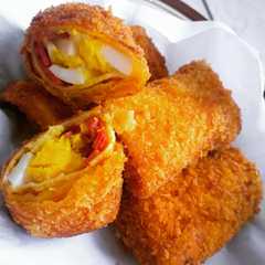 A picture of Risoles smoke beef with mayo.