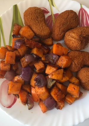 Édesburgonya sült lila hagymával recept fotója