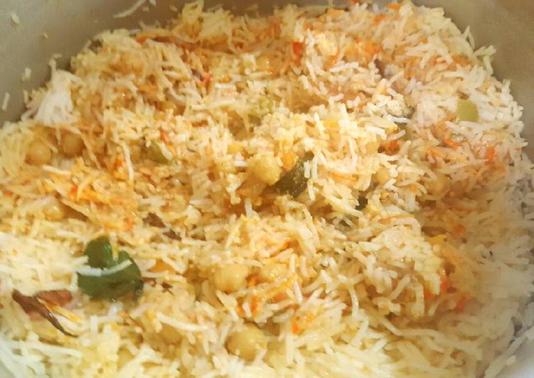 Chicken Chickpea Flavoured Rice/Chicken Chole Biryani?