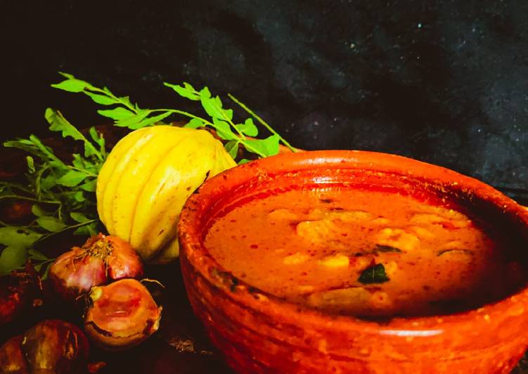 Malabar Prawns Curry in Roasted Coconut Gravy