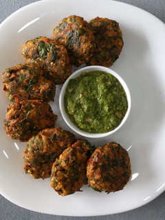 A picture of Methi Palak Bhajiya/Vada.