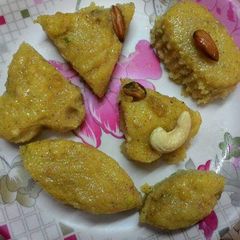 A picture of Semolina Burfi.