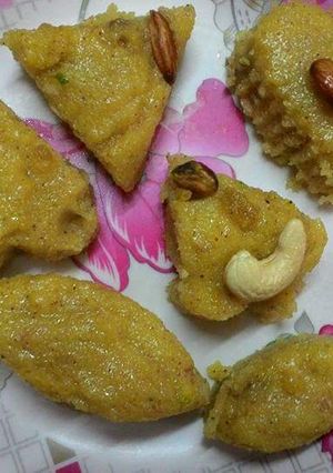 A picture of Semolina Burfi.