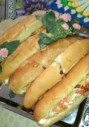A picture of Subway style burger.