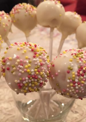 A picture of Cake Pops.