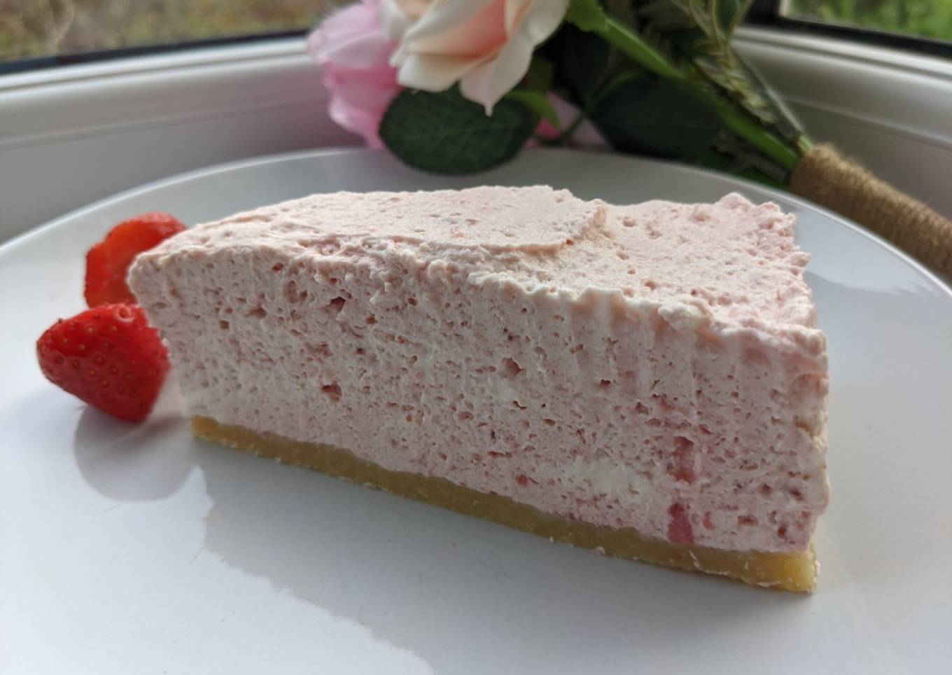 Keto Strawberry Cream Pie