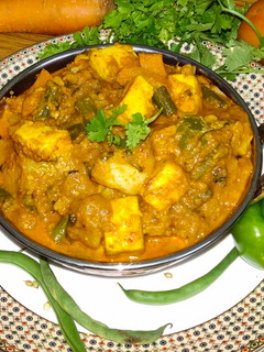 वेज कोल्हापुरी सब्जी(Veg kolhapuri sabzi recipe in Hindi) रेसिपी मुख्य फोटो
