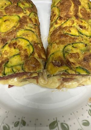 Una foto de 548. Brazo de calabacín y jamón serrano (picoteo)