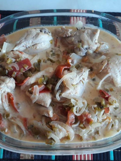 Una foto de Pollo en salsa "A mi Manera"