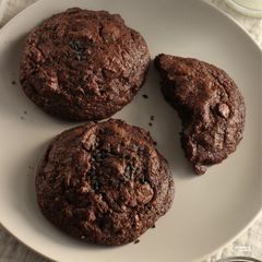 A picture of Black Sesame Chocolate Cookies.