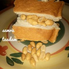 A picture of Bread with peanut.
