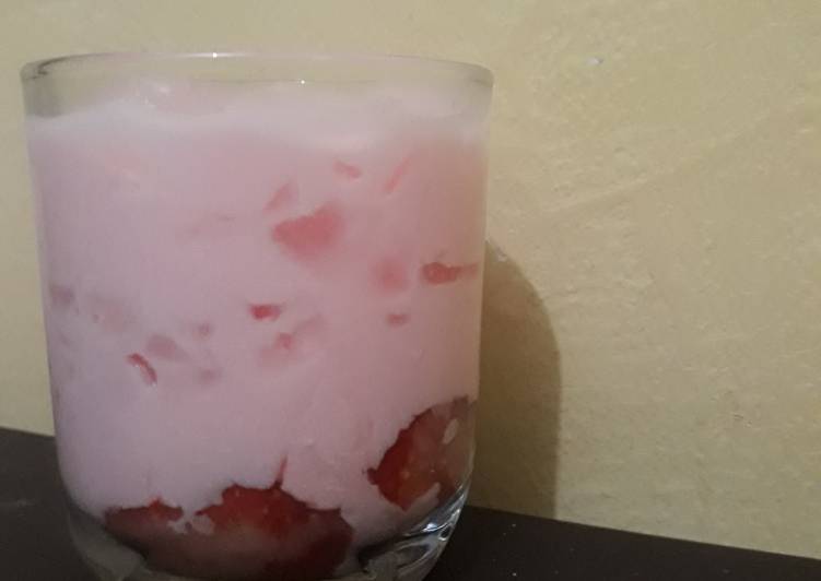 Strawberry Milk homemade ala korea