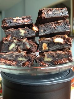 รูปของ Brownies Chocolate Chunks with Almond Slice and Walnuts
