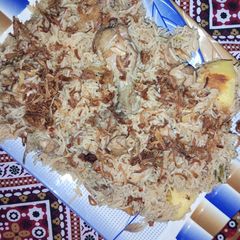 A picture of Chicken yakhni pulao.
