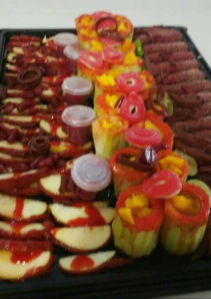 Una foto de Charola de frutas locas