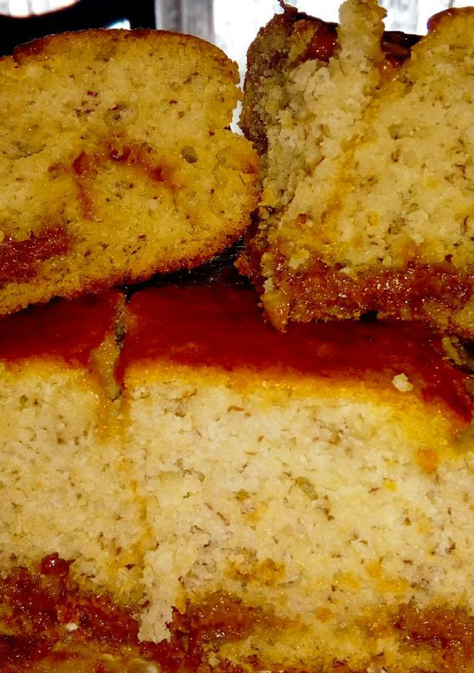 Una foto de Torta de banana 🍌 con dulce de leche