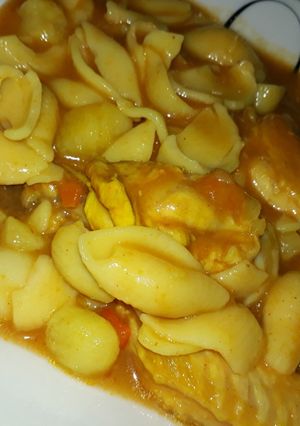 Una foto de Guiso crema de zanahoria y papa con pollo