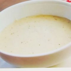 A picture of White sauce.