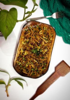 লেফটওভার রুটি নুডলস (leftover roti noodles recipe in bengali) রেসিপির প্রধান ছবি