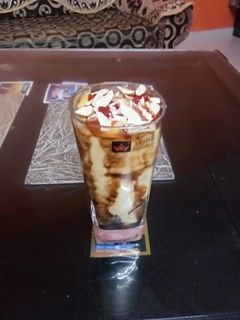 एप्पल मैंगो कस्टर्ड शेक (Apple mango custard shake recipe in hindi) रेसिपी मुख्य फोटो