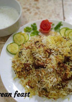 A picture of Hyderabadi Mutton dum Biriyani in restaurant style.