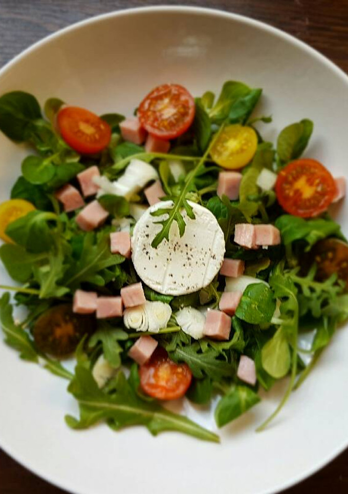 Una foto de Ensalada mediterránea